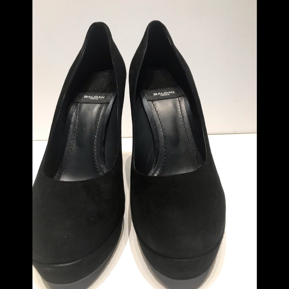 Baldan 🇮🇹 black suede round toe platform
